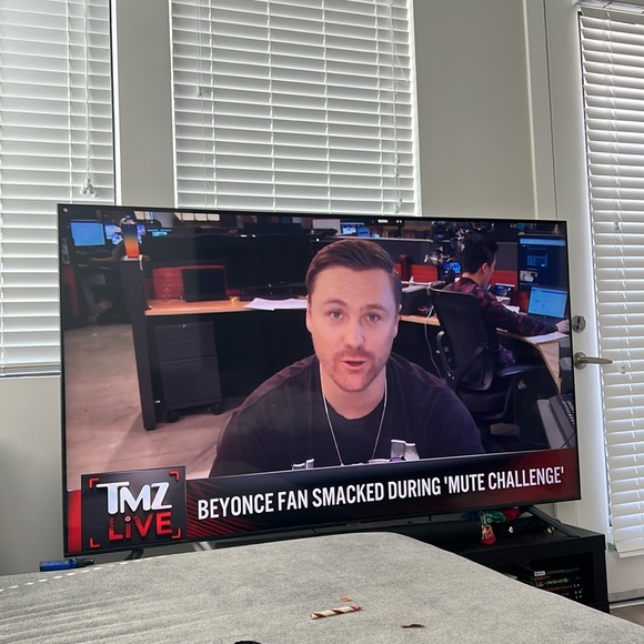 I’m Selling My Samsung Tv For $650 - Picture 1 of 1